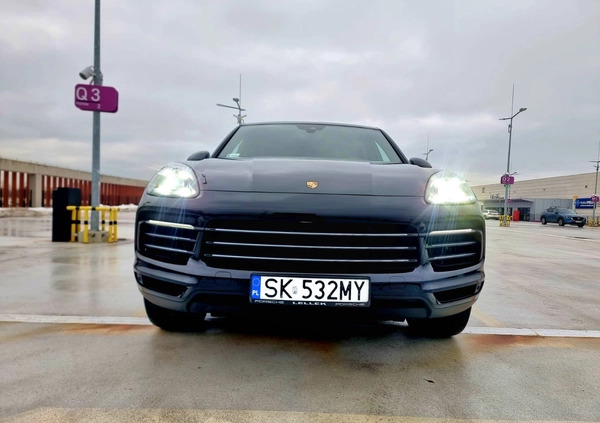 Porsche Cayenne cena 329000 przebieg: 142000, rok produkcji 2017 z Katowice małe 121